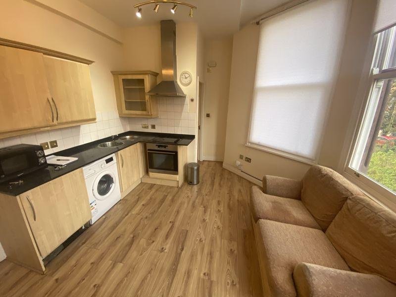Lounge / Kitchen