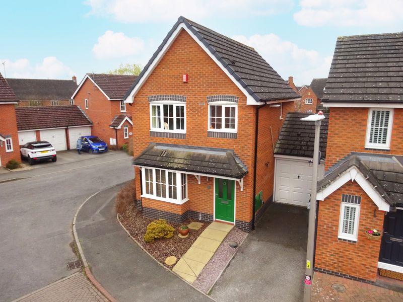 Pickering Way, Stapeley, Cheshire CW5 7RE 3 bed link detached house for