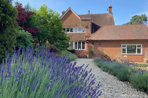 4, Burrows Cross House Burrows Cross, Shere, Guildford, GU5 9QF