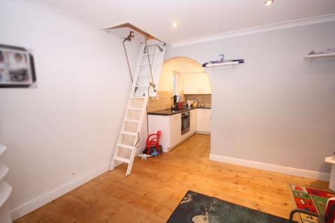 Studio for sale - Helmsdale Close, Hayes