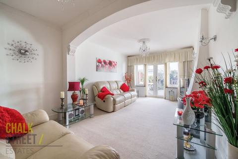 102 Alma Avenue, Hornchurch, RM12 6BP