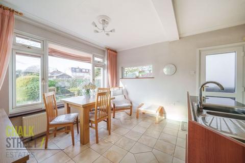 102 Alma Avenue, Hornchurch, RM12 6BP