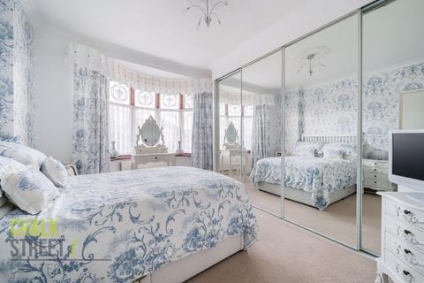102 Alma Avenue, Hornchurch, RM12 6BP