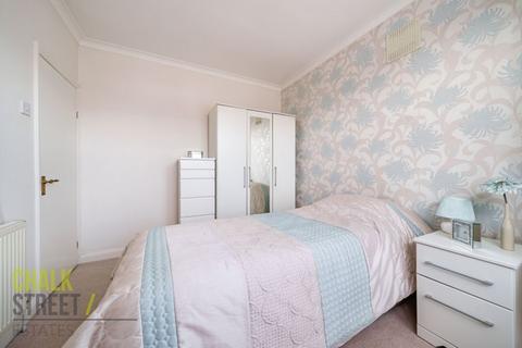 102 Alma Avenue, Hornchurch, RM12 6BP