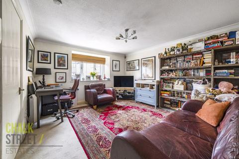 31 Messant Close, Harold Wood, Romford, RM3 0WP