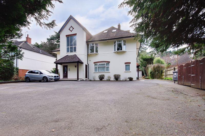 Queens Park Avenue, Queens Park, BH8 3 bed apartment for sale £480,000