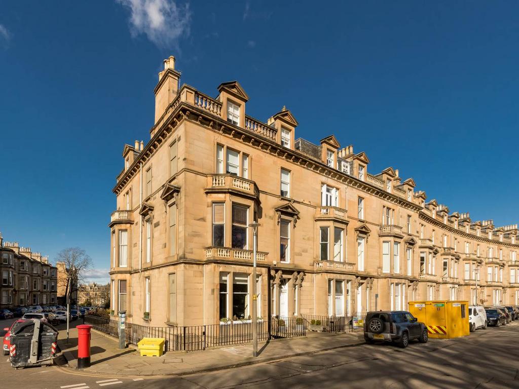 Belgrave Crescent, West End, Edinburgh 3 bed flat £1,725 pcm (£398 pw)