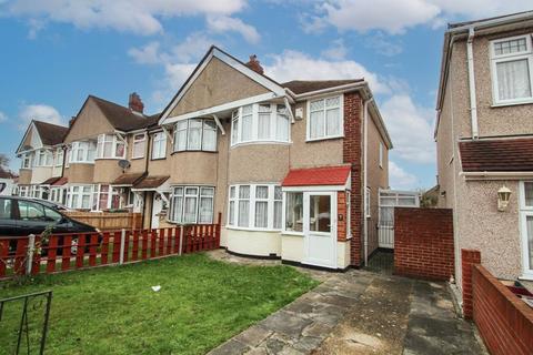 3 bedroom semi-detached house to rent, Sutherland Avenue, Welling DA16