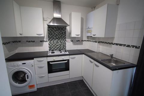 2 bedroom terraced house to rent, Northend Road, Erith DA8