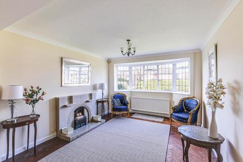 32 Shaw Crescent, South Croydon, CR2 9JA