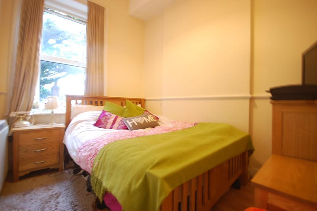West Hill Road, Bournemouth, 1 bed flat £725 pcm (£167 pw)