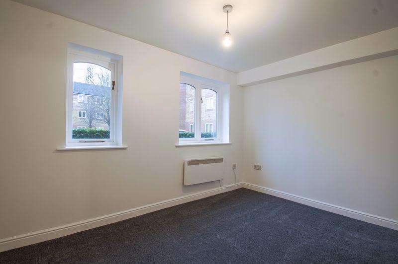 Dunlop Close, Dartford DA1 1 bed flat £900 pcm (£208 pw)