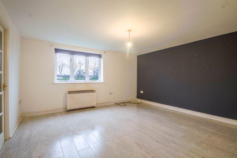 Dunlop Close, Dartford DA1 1 bed flat £900 pcm (£208 pw)