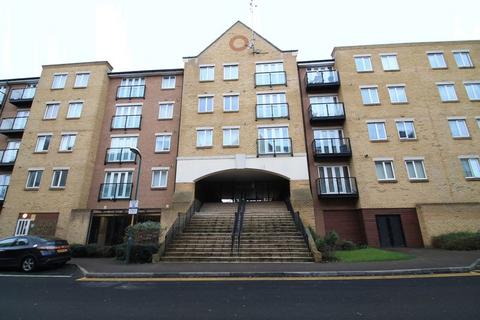 2 bedroom flat to rent, Black Eagle Drive, Gravesend DA11