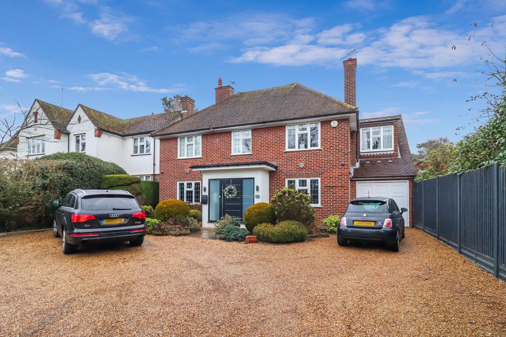 Hempstead Road, Watford, Herts, WD17 4 bed detached house £1,575,000