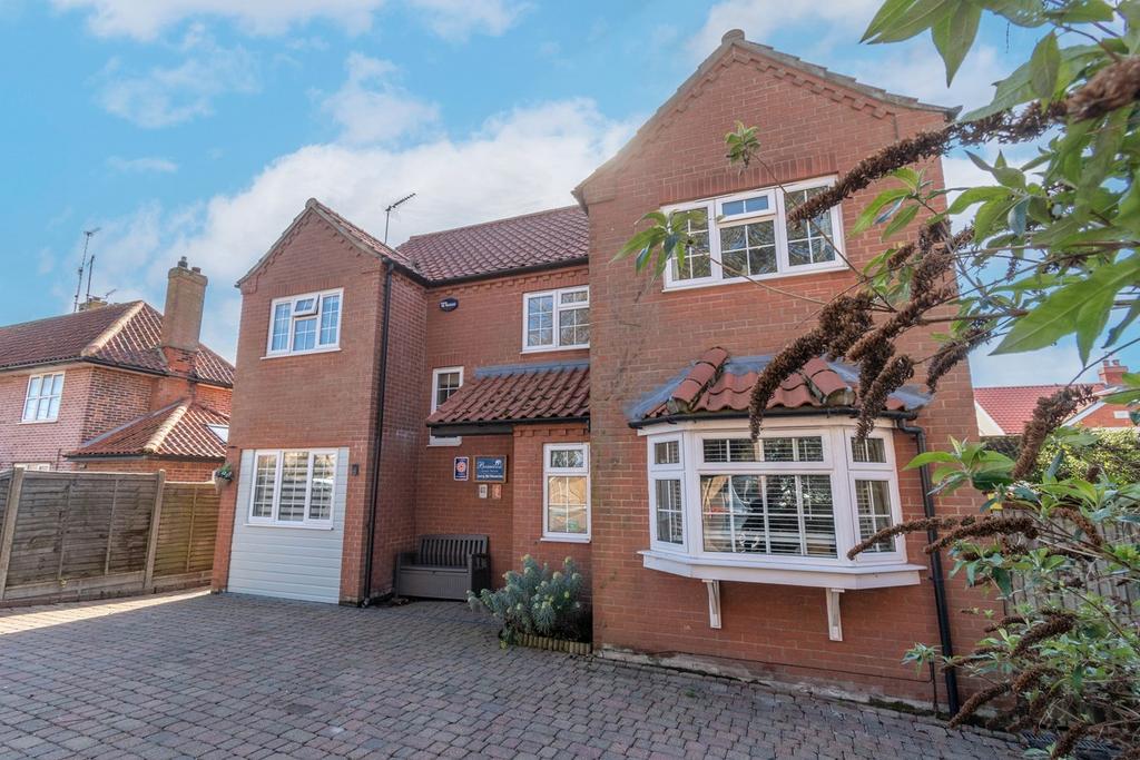 Northfield Lane, WellsnexttheSea, NR23 6 bed detached house for sale £795,000
