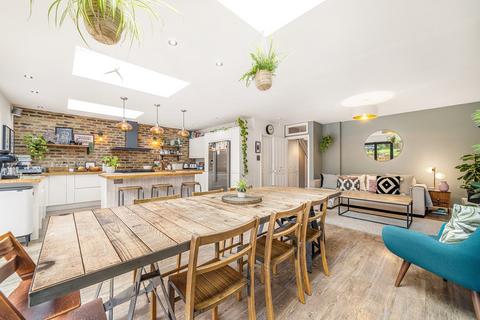 75 Chestnut Avenue, West Wickham, BR4 9EU