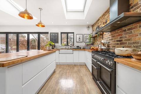 75 Chestnut Avenue, West Wickham, BR4 9EU