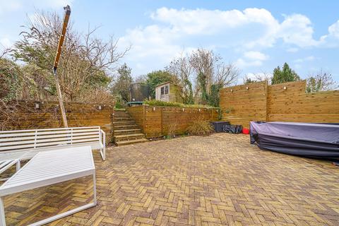 75 Chestnut Avenue, West Wickham, BR4 9EU