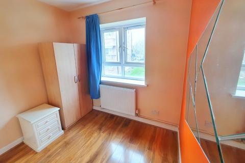 3 bedroom flat for sale - Poplar Court, Old Ruislip Road, Northolt, UB5