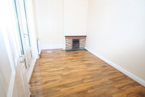 2 bedroom flat to rent - Rowsley Avenue, London, NW4