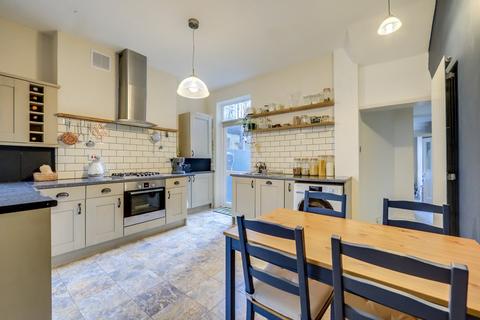 16a Theodore Road, London, SE13 6HT