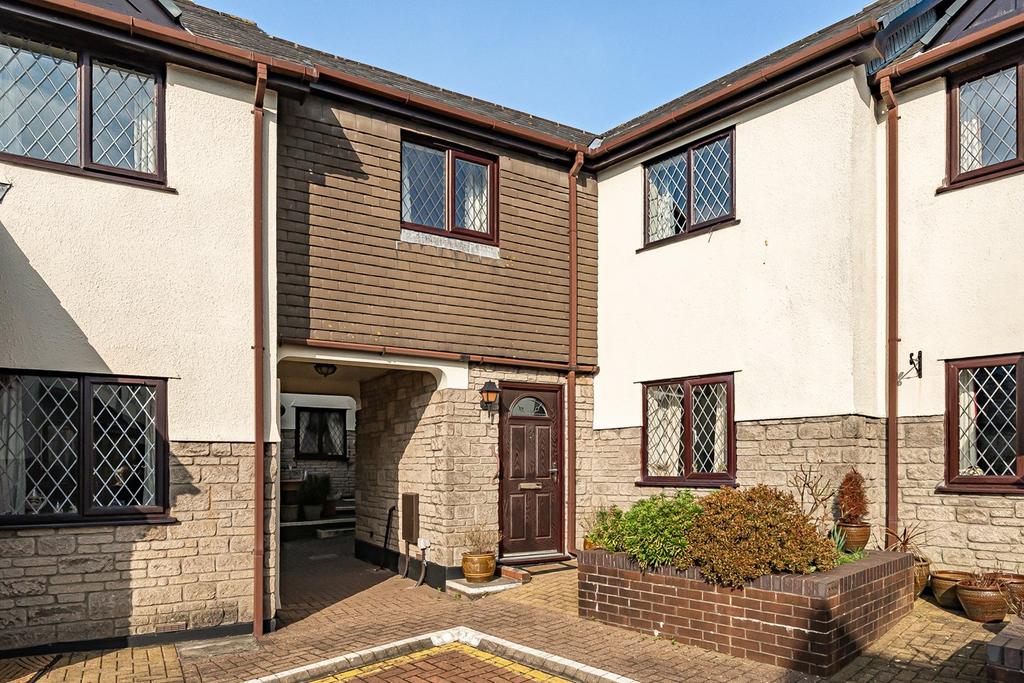 Stanley Court, Midsomer Norton, Radstock, BA3 2 bed semidetached house