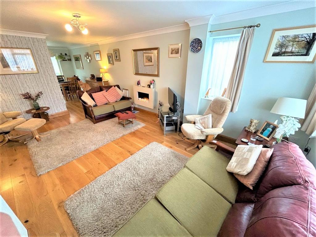 Sutherland Grove, Bletchley, Milton Keynes, MK3 3 bed detached house