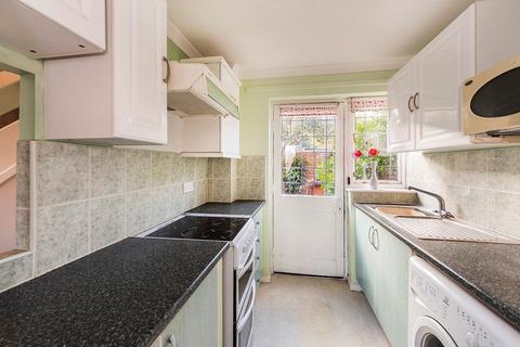 20 Drummond Close, Erith, DA8 3QS