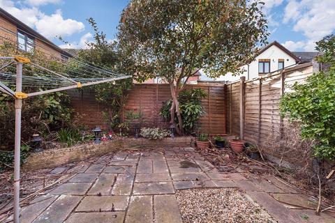 20 Drummond Close, Erith, DA8 3QS