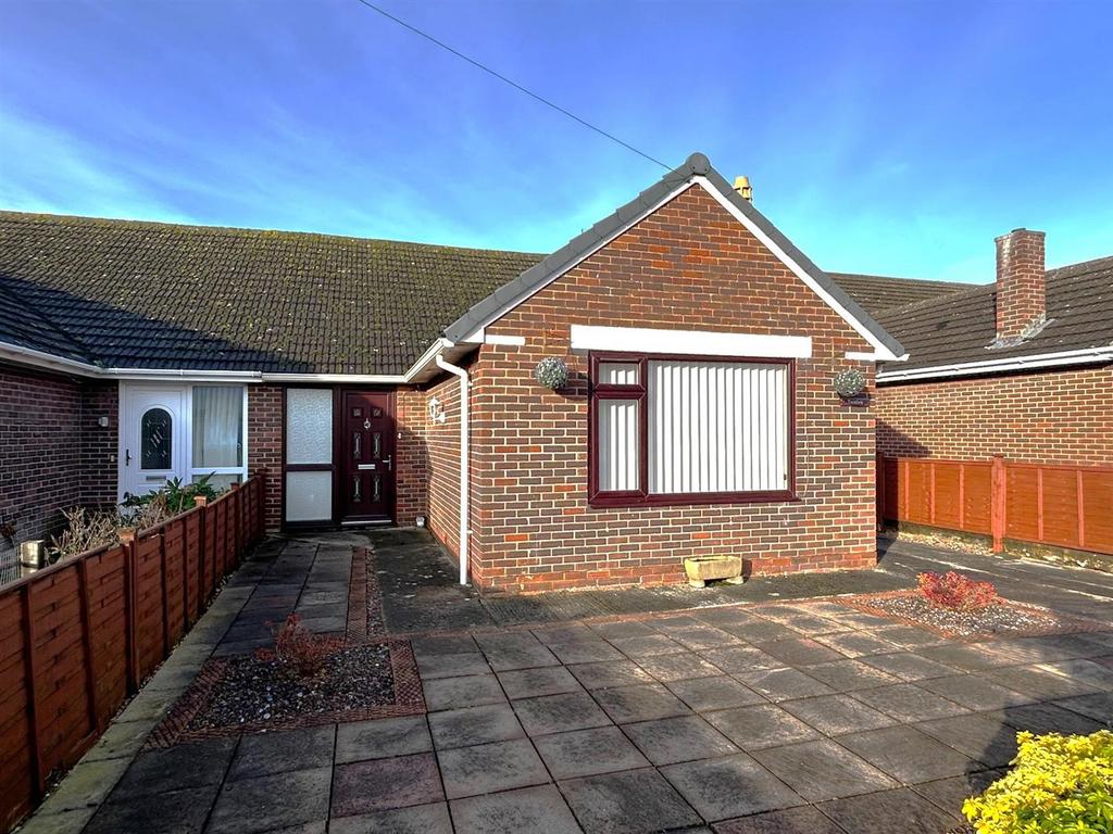 Mostham Place, Brockworth 3 bed semidetached bungalow for sale £287,500