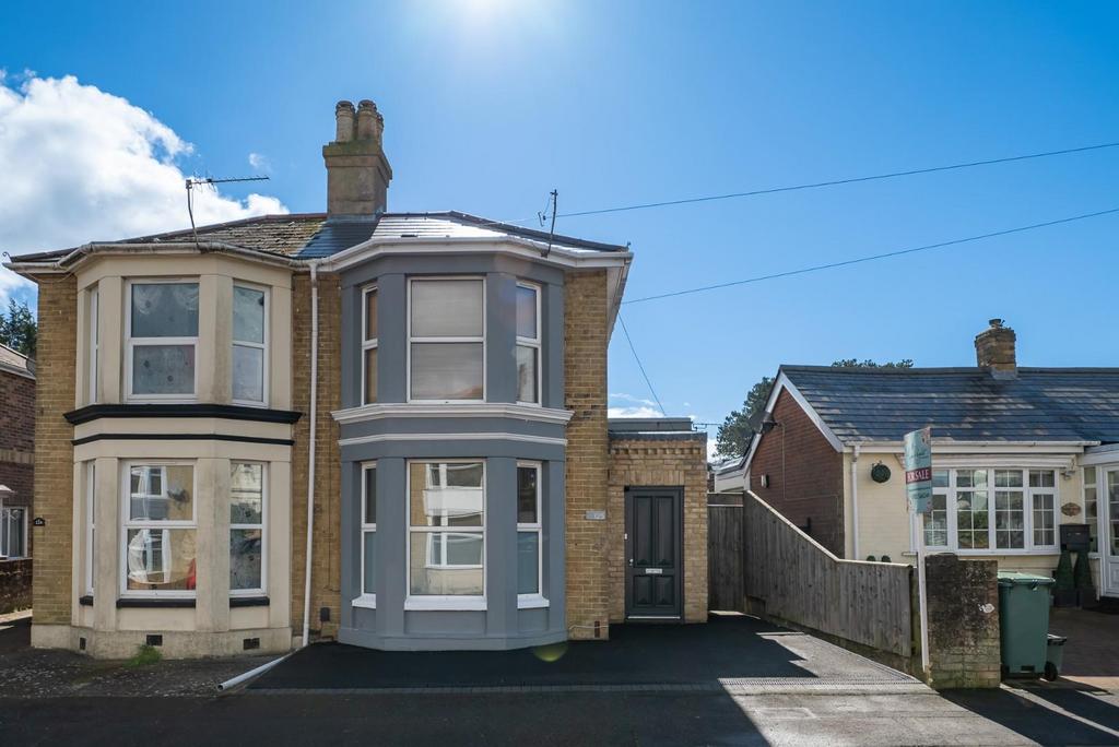 Arthur Street, Ryde 3 bed semidetached house for sale £335,000