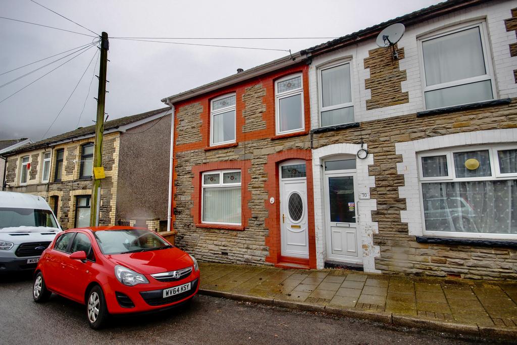 Islwyn Street, Cwmfelinfach, Ynysddu... 3 bed semidetached house £