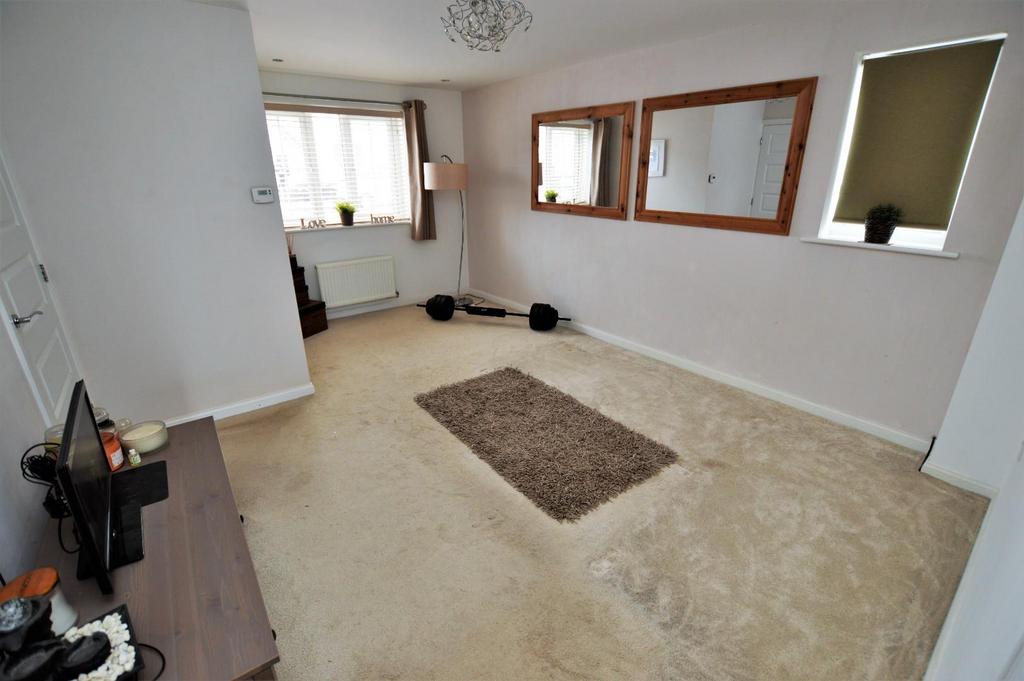 Windlass Drive, Wigston, Leicestershire 3 bed semidetached house £