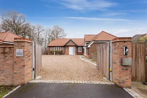 4 bedroom detached house for sale - Marlow Road, Pinkneys Green, Maidenhead