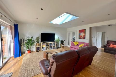14 Gorse Close, Northampton, NN2 8ED