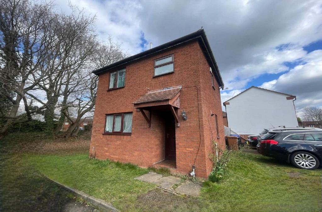 Mallard Close, West Hunsbury, Northampton NN4 2 bed detached house for