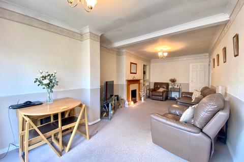 21 Rossall Close, Hornchurch, RM11 1BP