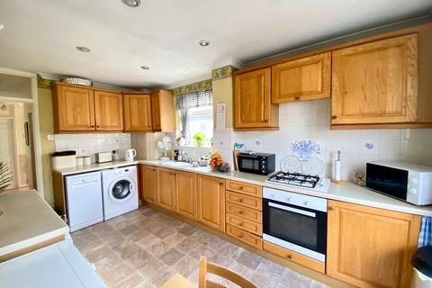 21 Rossall Close, Hornchurch, RM11 1BP