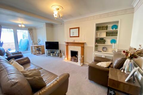 21 Rossall Close, Hornchurch, RM11 1BP