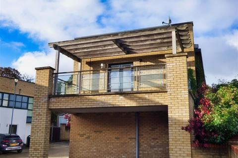 7 Sanderling Way, Greenhithe, DA9 9RQ