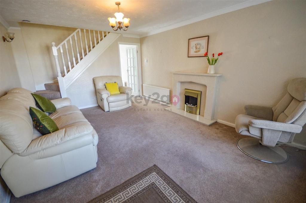 Highwood Place, Eckington, S21 2 bed terraced house £700 pcm (£162 pw)