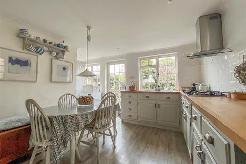 14 Windmill Street, Bushey Heath, Bushey, WD23 1NB
