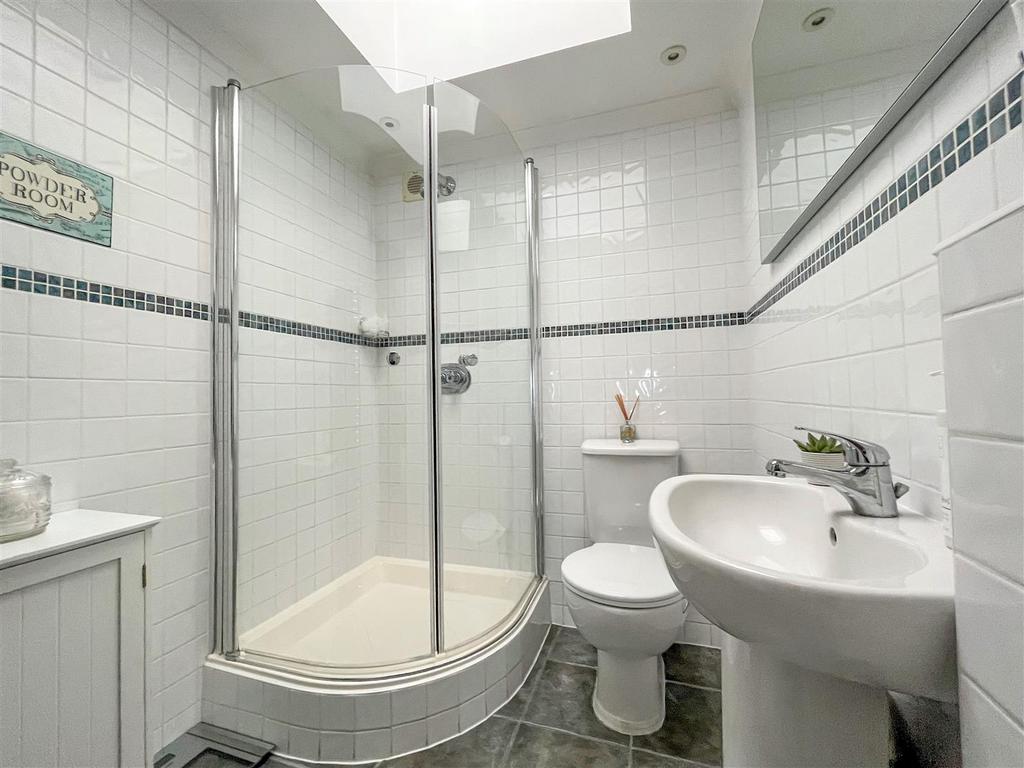 Shower room.jpg
