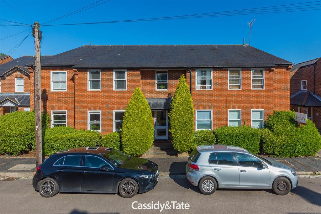 Heath Road, St Albans 1 bed flat £1,250 pcm (£288 pw)
