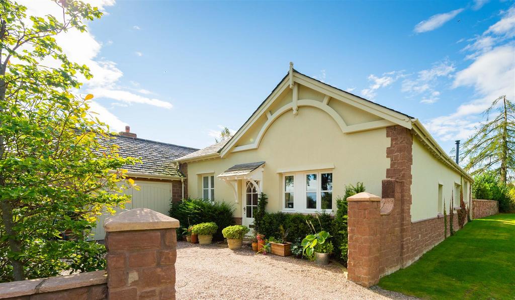 Pontesbury, Shrewsbury 2 bed detached bungalow £1,050 pcm (£242 pw)