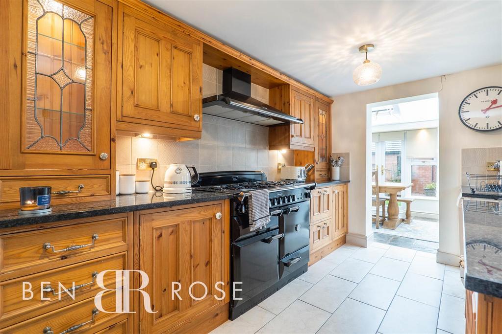 The Green, Eccleston, Chorley 4 bed semidetached house £284,995