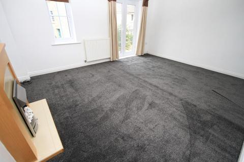 6 Longlands, Idle, Bradford, BD10 9UG