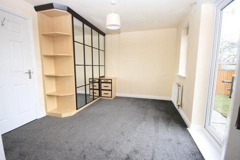 6 Longlands, Idle, Bradford, BD10 9UG