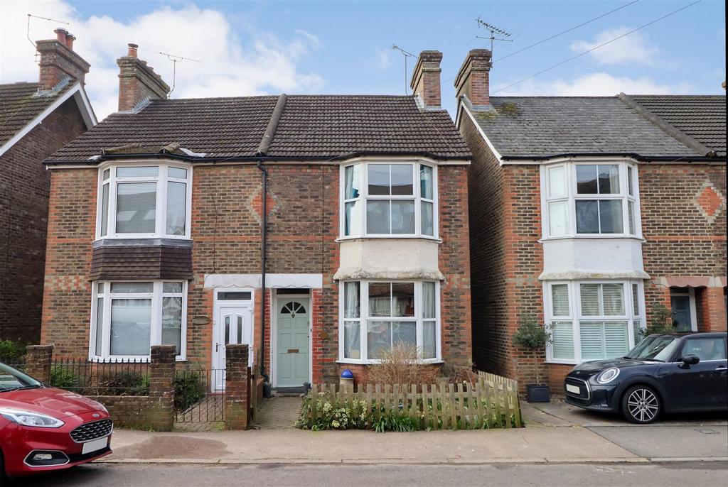 Swindon Road, Horsham 3 bed semidetached house £425,000